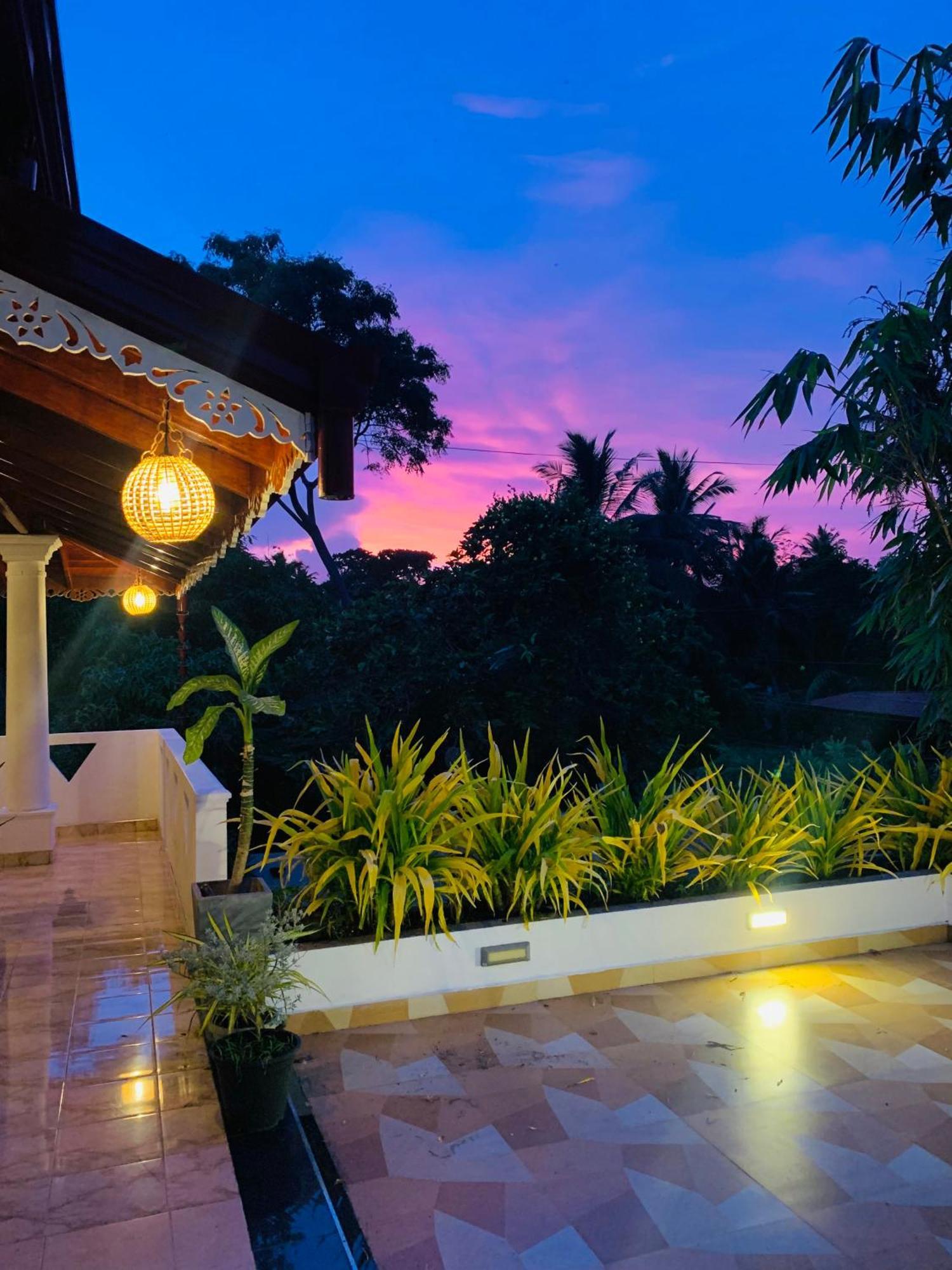Breeze Bay Villa Dickwella Exterior photo