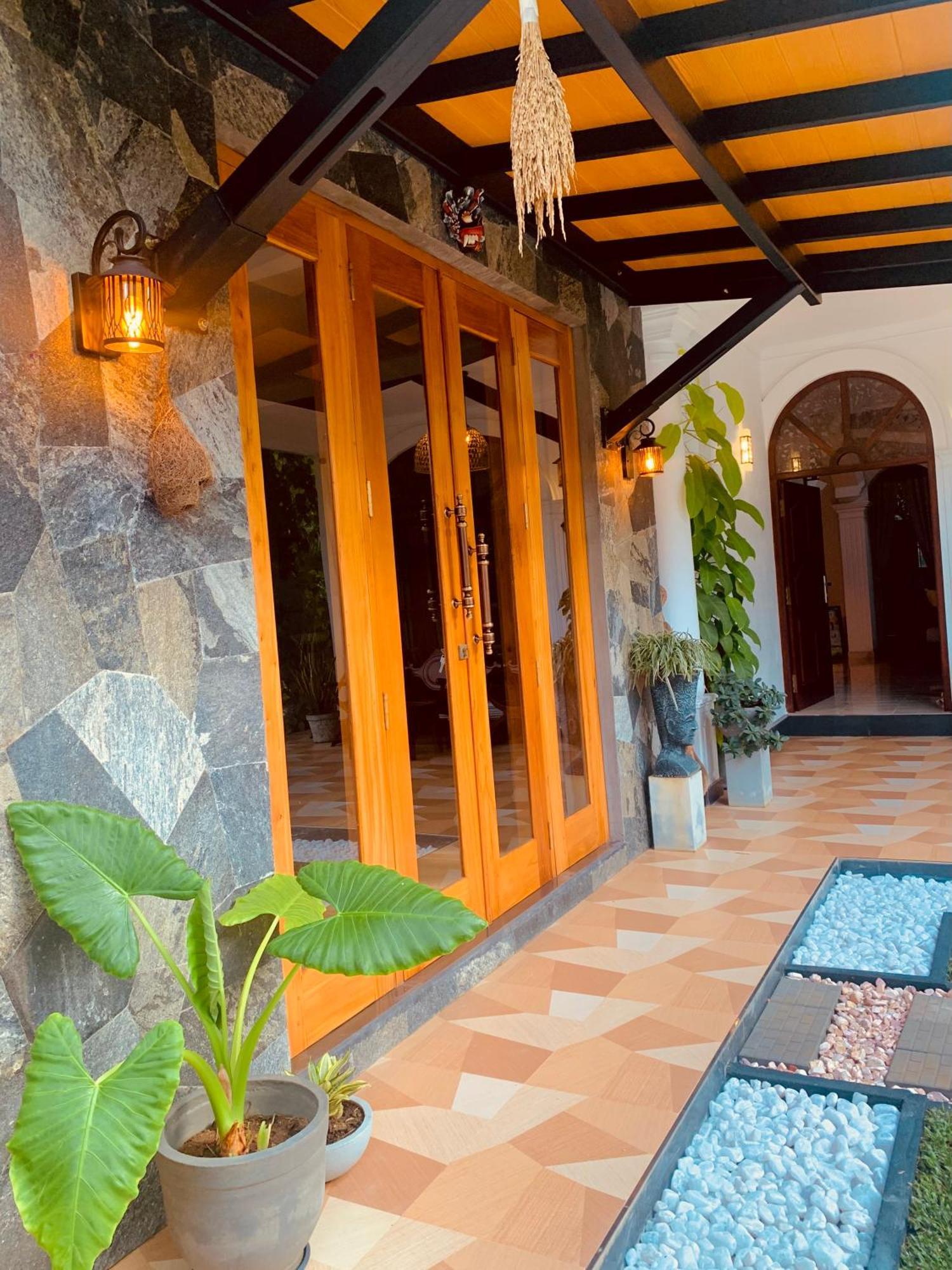 Breeze Bay Villa Dickwella Exterior photo