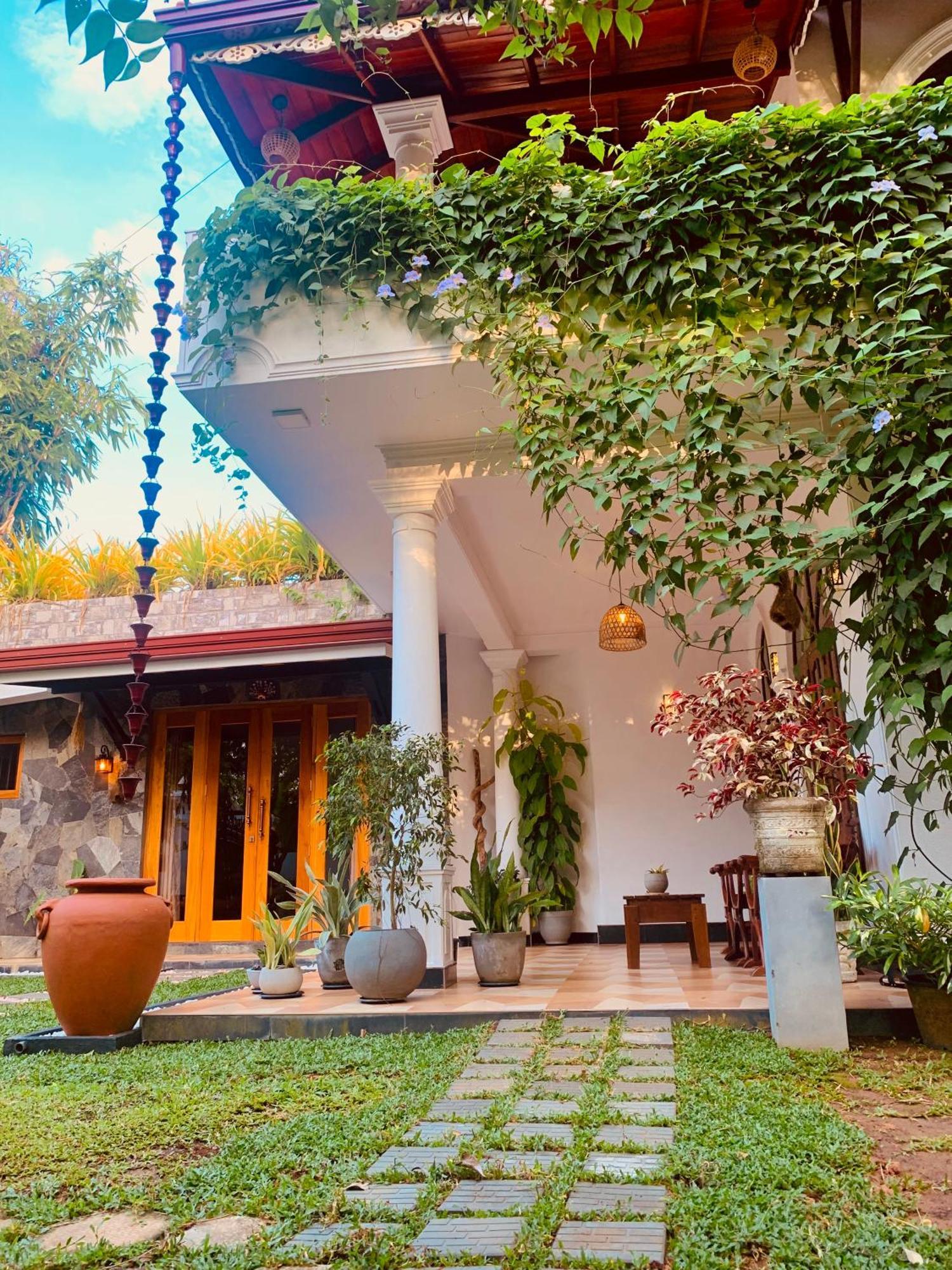 Breeze Bay Villa Dickwella Exterior photo
